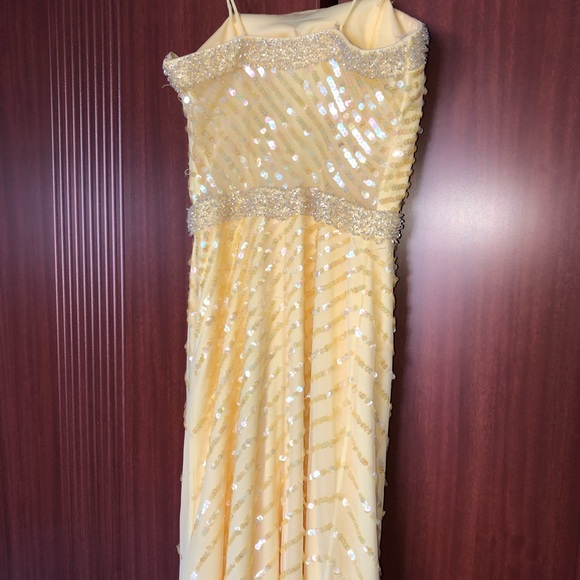 Sean Collection Gown 💫 - Picture 4 of 7